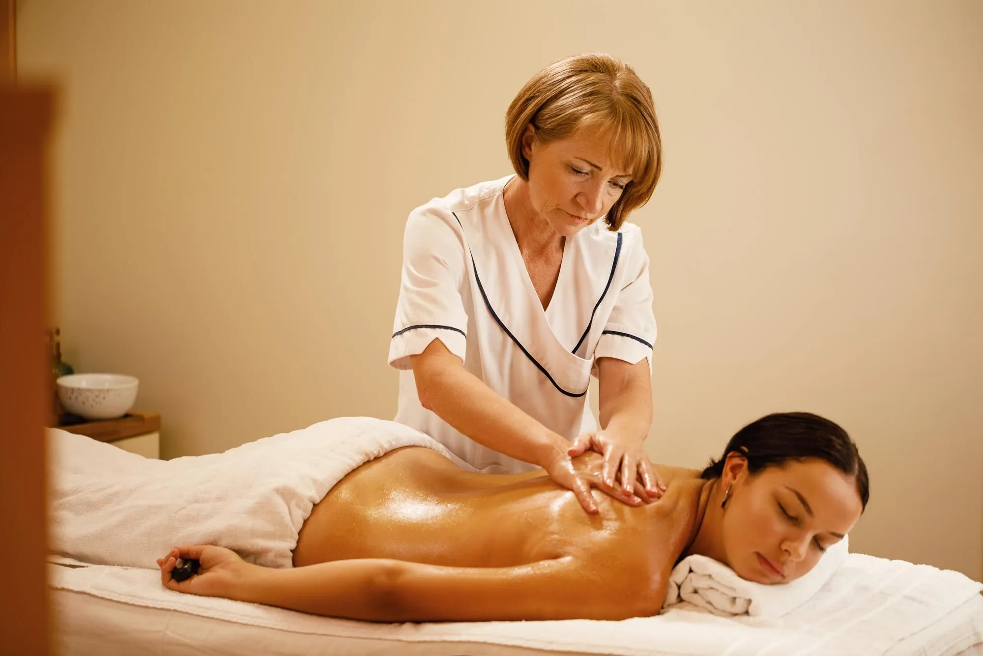 Kati Vasti traditional Ayurvedic lower back warm oil ritual